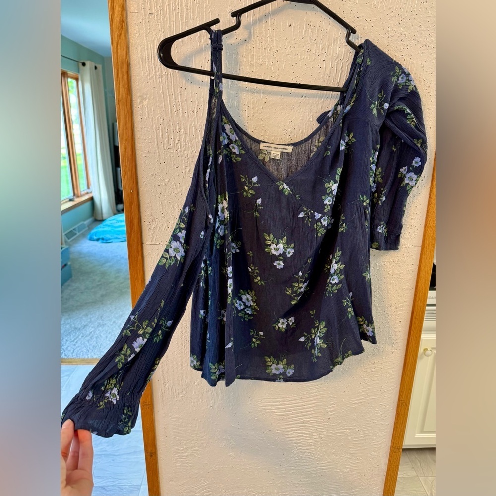 American Eagle Outfitters Dark Blue Floral Blouse - Picture 2 of 4